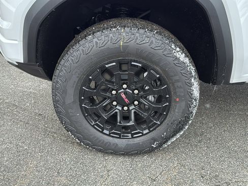 New 2026 GMC Canyon Elevation w/ Convenience Package image 6