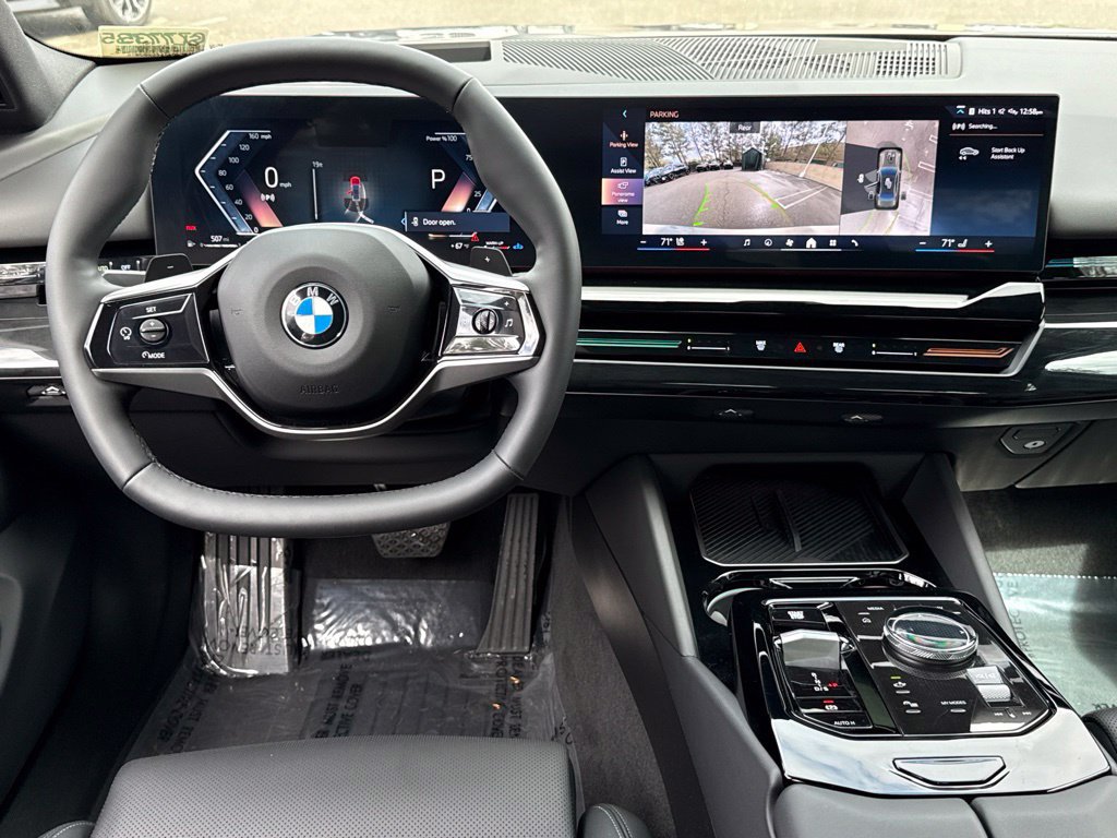 Used 2026 BMW 530i w/ Premium Package RWD image 31