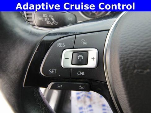 Used 2018 Volkswagen Atlas SEL image 3