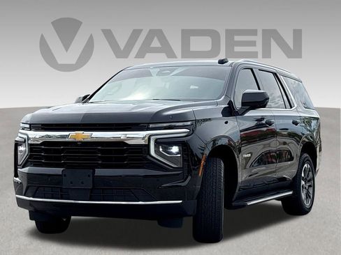 Used 2025 Chevrolet Tahoe LS RWD image 3