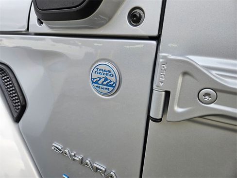 Used 2022 Jeep Wrangler Unlimited Sahara image 9