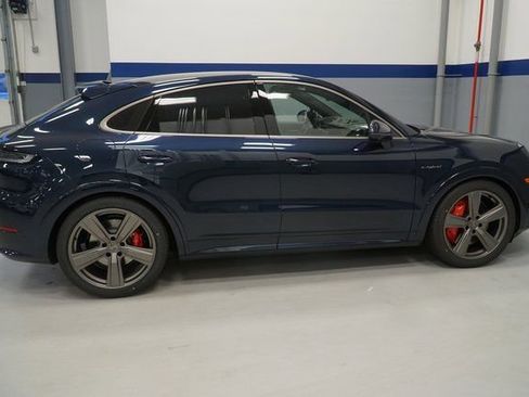 New 2026 Porsche Cayenne Turbo image 10