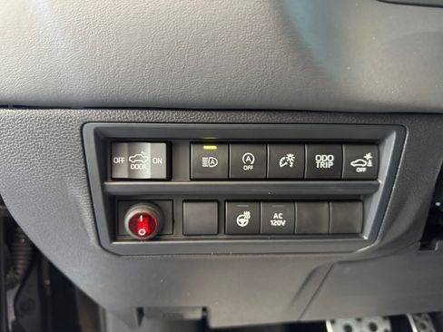 Used 2026 Toyota Tundra Platinum w/ TRD Off-Road Package AWD/4WD image 13