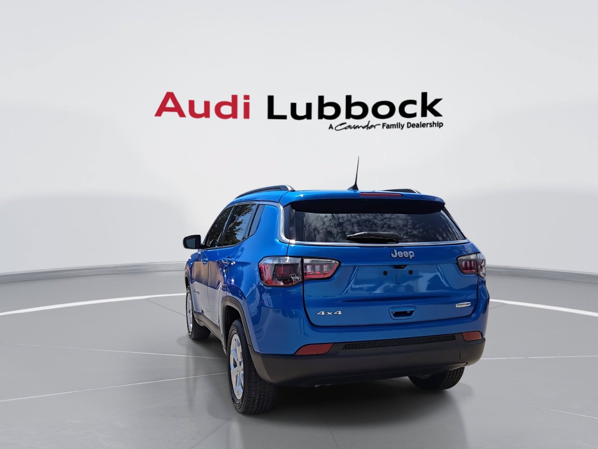 Used 2024 Jeep Compass Latitude AWD/4WD image 7