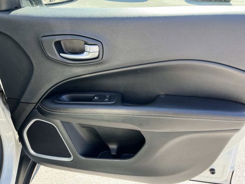 Used 2019 Jeep Compass Latitude w/ Popular Equipment Group image 21