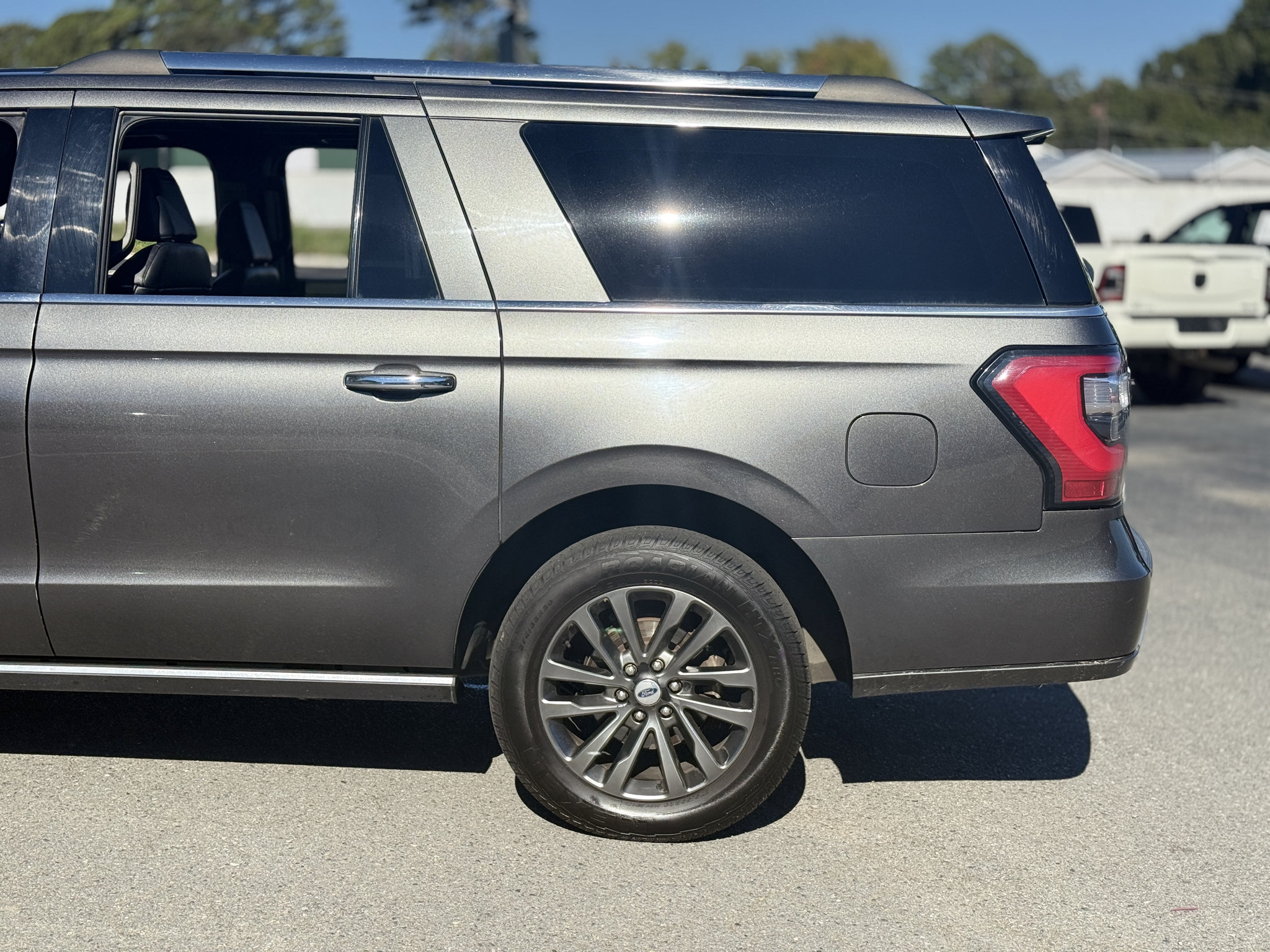Used 2021 Ford Expedition Max Limited RWD image 8
