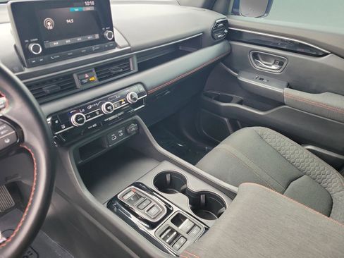 Used 2023 Honda Pilot Sport image 25