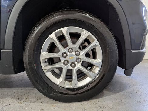 Used 2020 Chevrolet Traverse LT image 48
