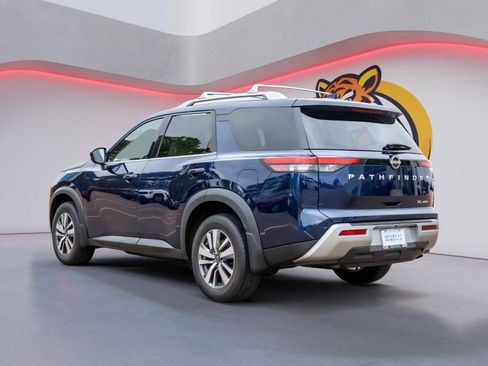 Used 2024 Nissan Pathfinder SL image 7