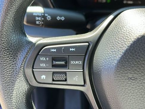 Used 2023 Honda CR-V EX image 12