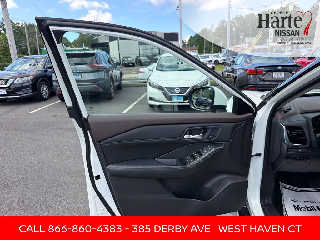 Certified 2023 Nissan Rogue SL AWD/4WD image 13