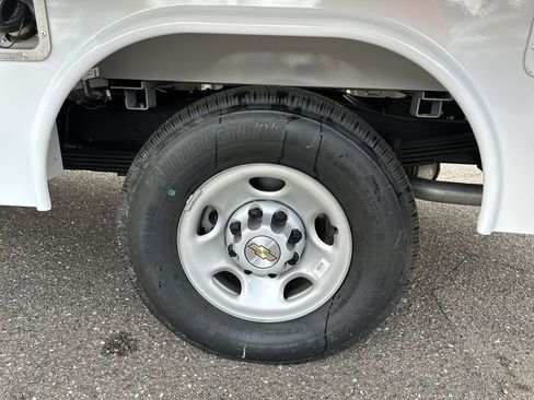 New 2025 Chevrolet Express 3500 Work Van w/ Power Convenience Package image 24