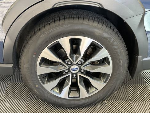 Used 2023 Subaru Outback Limited image 13