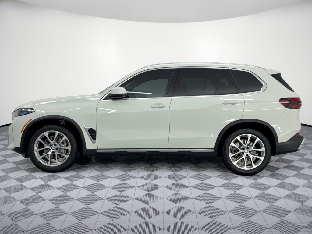 Used 2026 BMW X5 sDrive40i w/ Premium Package RWD image 2