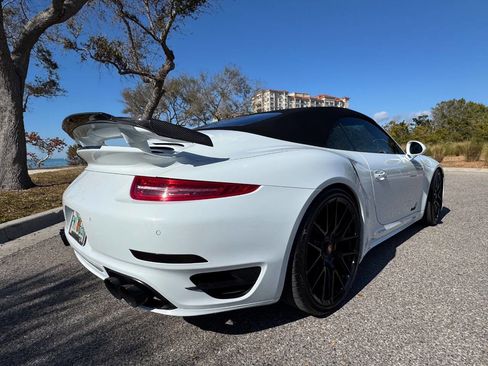 Used 2015 Porsche 911 Turbo S image 19