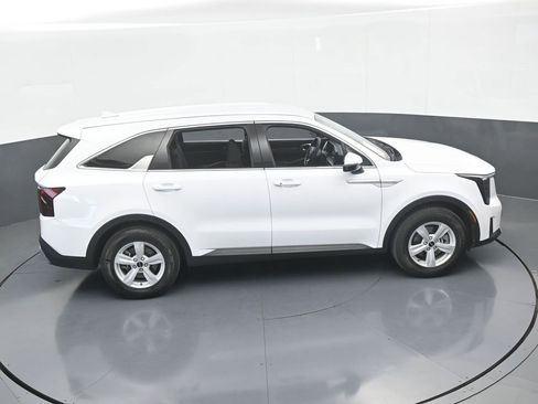 Used 2024 Kia Sorento LX image 51