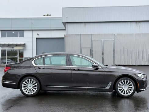 Used 2016 BMW 740i RWD image 6