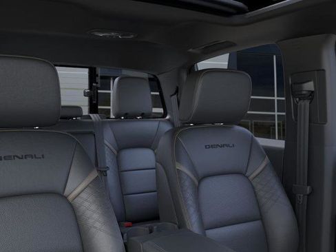 New 2025 GMC Canyon Denali w/ LPO, Denali Black Edition image 24