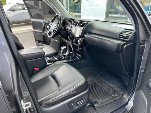 Certified 2023 Toyota 4Runner TRD Off-Road Premium w/ Moonroof Package AWD/4WD image 18