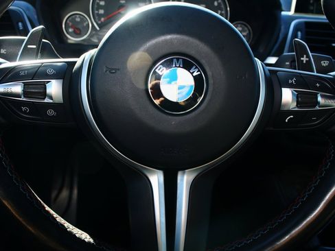 Used 2017 BMW M4 Coupe image 11