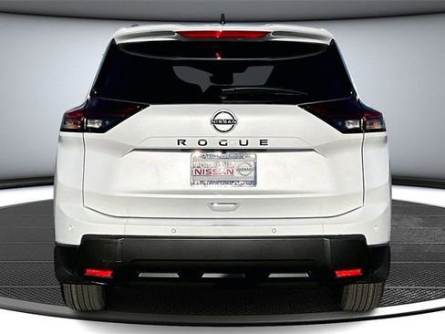 New 2026 Nissan Rogue SV image 4