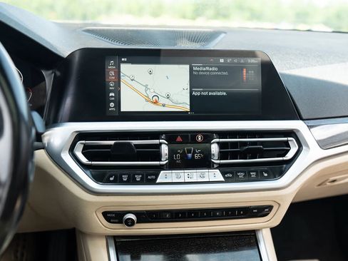 Used 2020 BMW 330i Sedan w/ Convenience Package RWD image 28