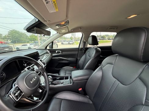 Used 2022 Kia Sorento S FWD image 12