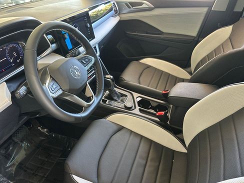 New 2025 Volkswagen Taos SEL image 9