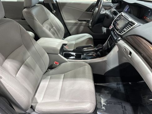 Used 2017 Honda Accord EX-L image 17