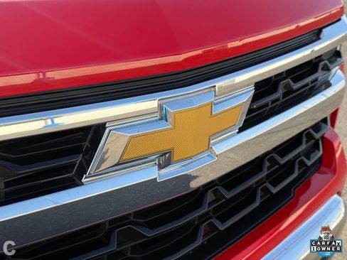 Used 2023 Chevrolet Silverado 1500 LT AWD/4WD image 31