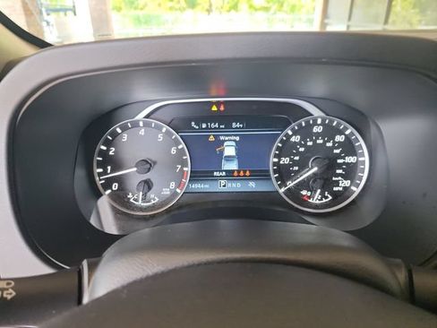 Used 2025 Nissan Frontier SV w/ SV Convenience Package RWD image 15