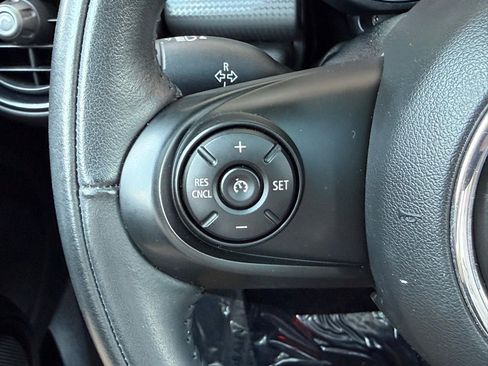 Used 2020 MINI Cooper 4-Door Hardtop w/ Storage Package image 29