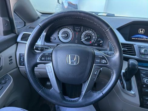 Used 2011 Honda Odyssey Touring image 5