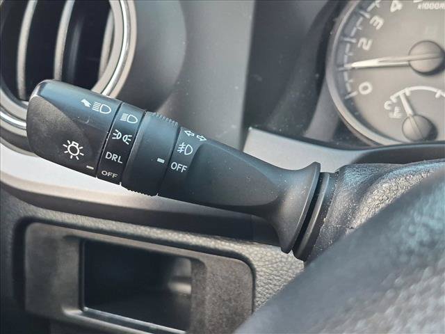 Used 2019 Toyota Tacoma TRD Off-Road w/ Technology Package AWD/4WD image 15