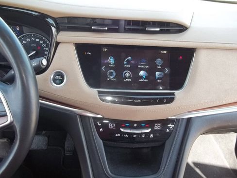 Used 2017 Cadillac XT5 Platinum image 11