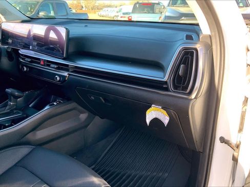 Certified 2025 Kia Sorento S image 36
