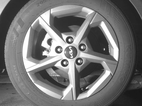 Used 2025 Kia K4 LXS image 15