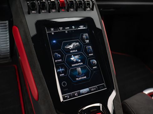 Used 2024 Lamborghini Huracan Tecnica RWD image 13
