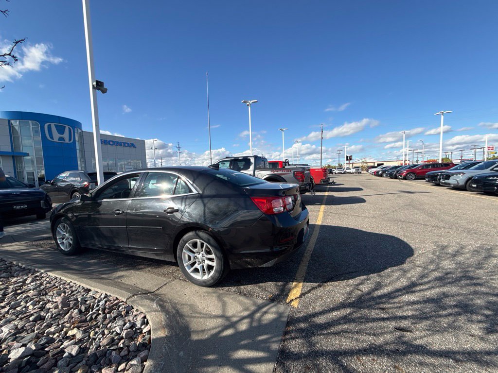 Used 2015 Chevrolet Malibu LT w/ Power Convenience Package FWD image 7