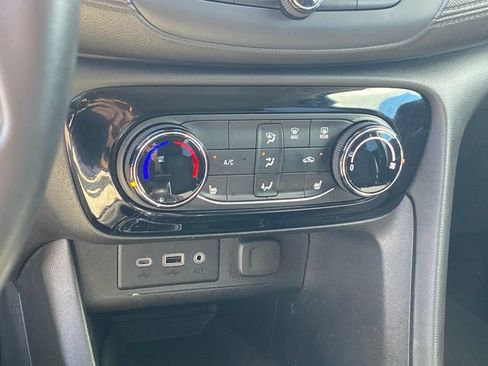 Used 2021 Buick Encore GX Preferred AWD/4WD image 12