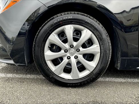 Used 2023 Toyota Corolla LE image 9