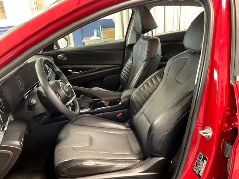 Certified 2023 Hyundai Elantra Limited FWD image 10