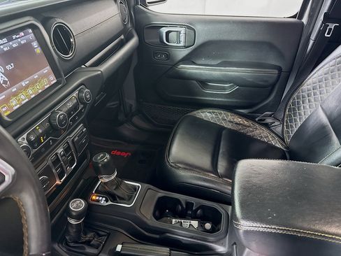 Used 2023 Jeep Wrangler Unlimited Sahara image 25