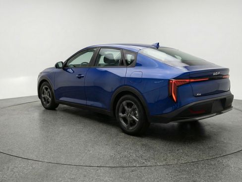 Used 2025 Kia K4 LXS image 6