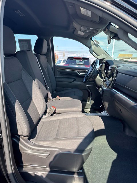 Used 2024 Chevrolet Silverado 1500 RST AWD/4WD image 16