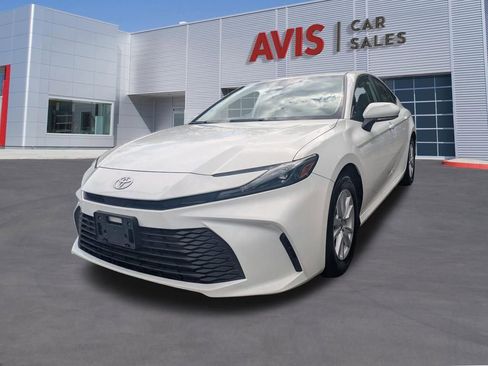 Used 2025 Toyota Camry LE FWD image 1