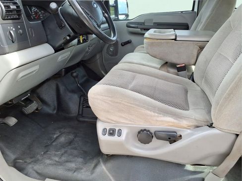 Used 2006 Ford F350 XLT AWD/4WD image 15