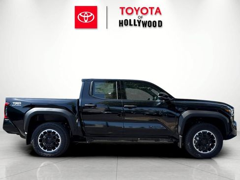 New 2026 Toyota Tacoma TRD Off-Road w/ TRD Off Road Premium Package AWD/4WD image 3