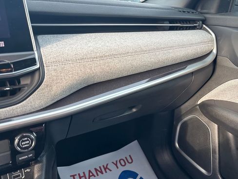 Certified 2023 Jeep Compass Latitude image 25