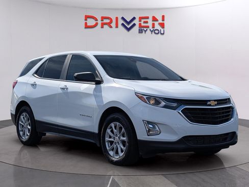 Used 2021 Chevrolet Equinox LS w/ LS Convenience Package image 7